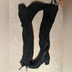 women / girls size 6.5 tall black boots. dress boots small heal. winter boots